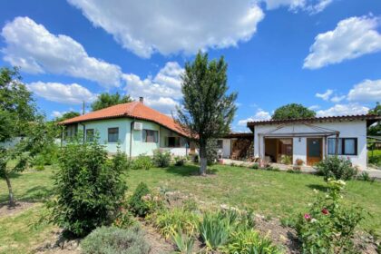 Renovierter 3-Zimmer-Bungalow mit separater Unterkunft, 25min zum Strand, 10min zur Stadt