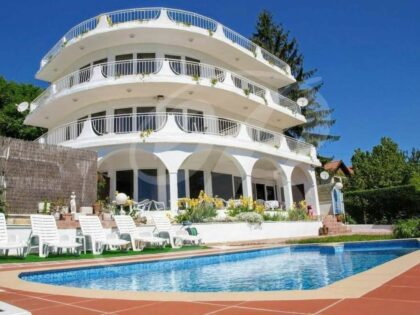 Majestätisches 12-Zimmer-Haus mit spektakulärem Meerblick, 500m vom Strand entfernt – Albena