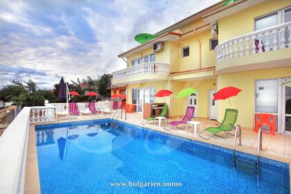 8-Zimmer-Villa auf einer Anhöhe mit atemberaubendem Meerblick – Albena