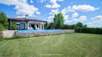 Luxuriöse Villa mit wunderschönem Meerblick in BlackSeaRama