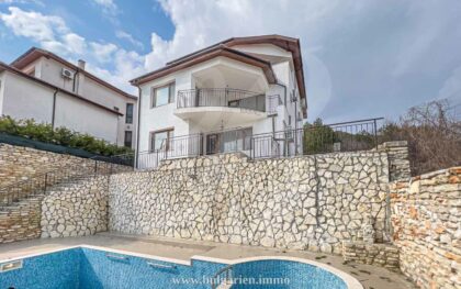 10-Zim-Villa mit Pool und Meerblick bei Albena