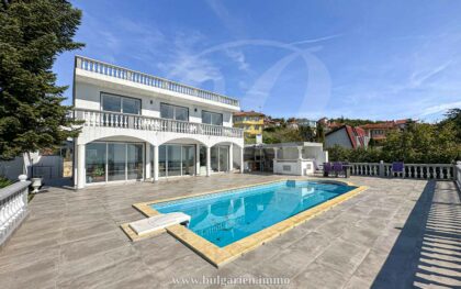 Herrlichen Villa mit Meerblick & Pool zu verkaufen nahe Albena