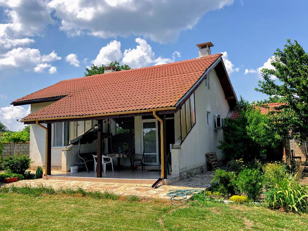 Sehr gut Haus zum Verkauf in der Nähe von Stadt Toschewo