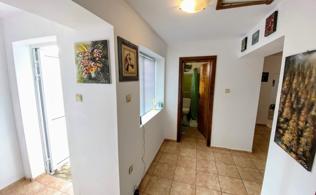 Renovierter Bungalow mit 4 Zimmern, 2 Bädern, schönem 1500qm ummauerten