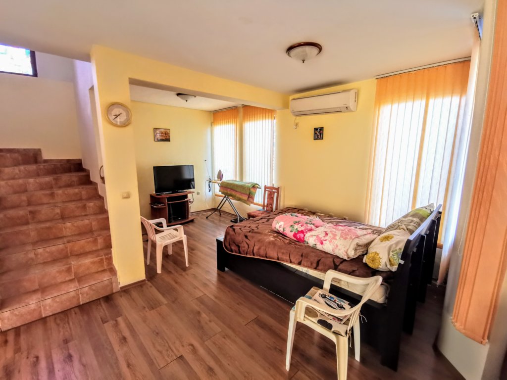 4-Zimmer-Haus mit Pool in der Nähe von Sunny Beach