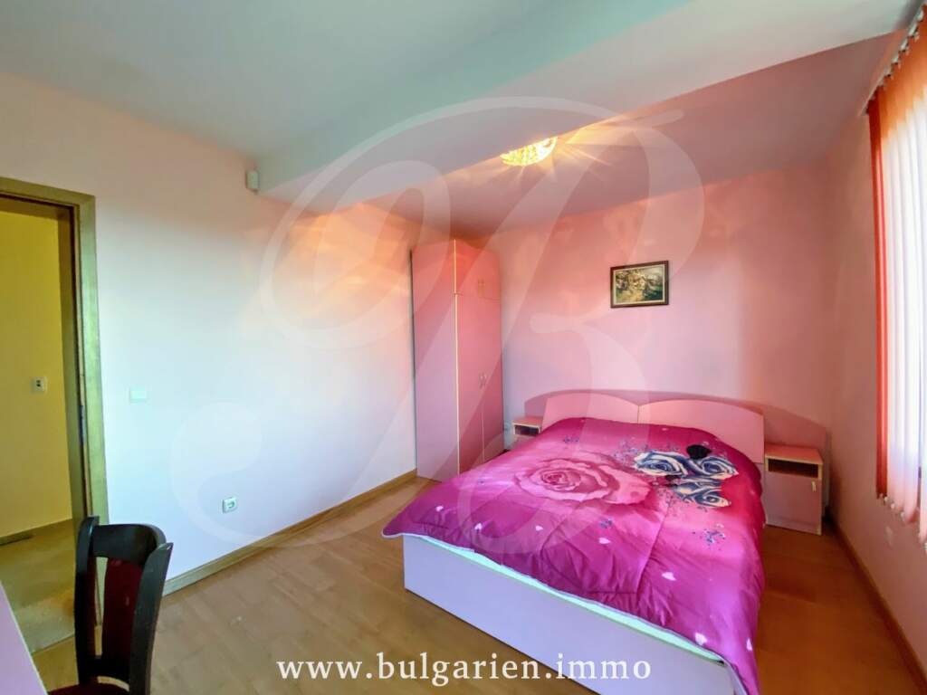 Zweigeschossiges 4-Zimmer-Haus mit Meerblick