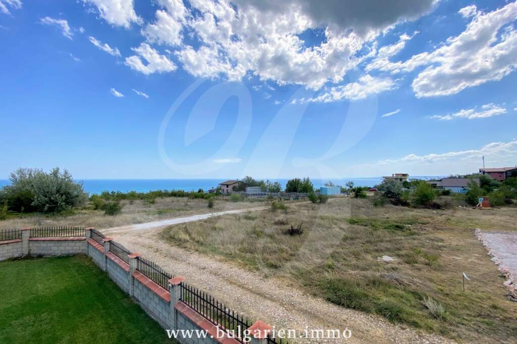 Zweigeschossiges 4-Zimmer-Haus mit Meerblick