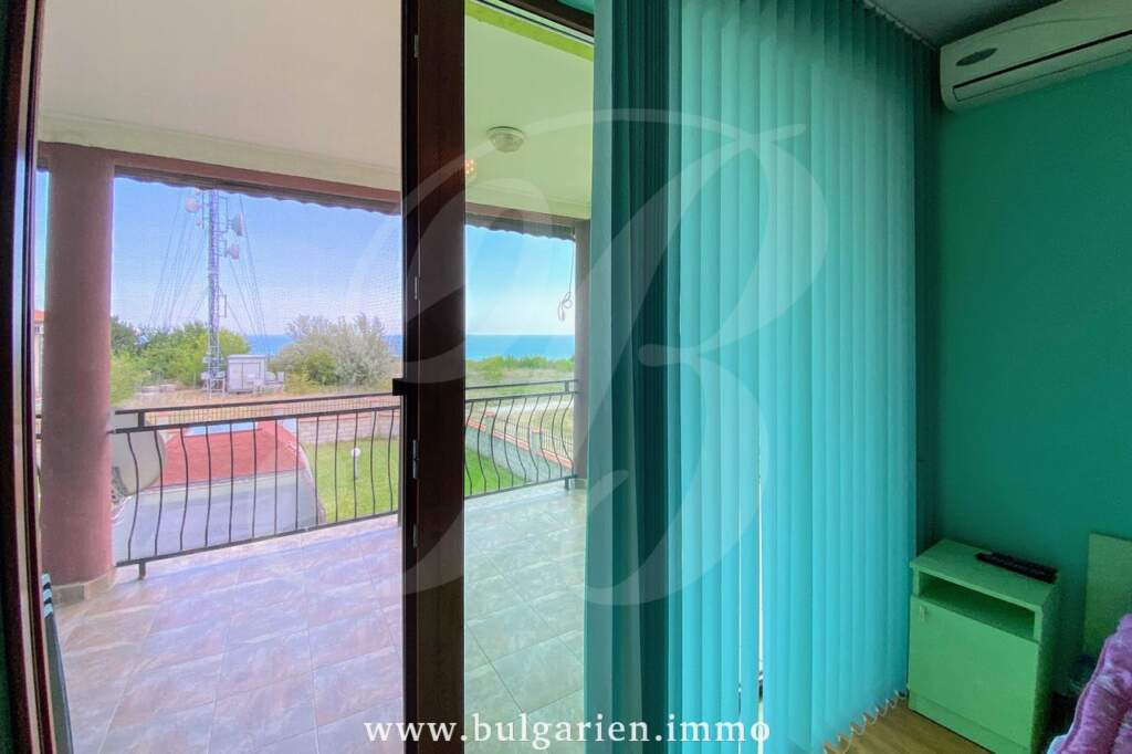 Zweigeschossiges 4-Zimmer-Haus mit Meerblick