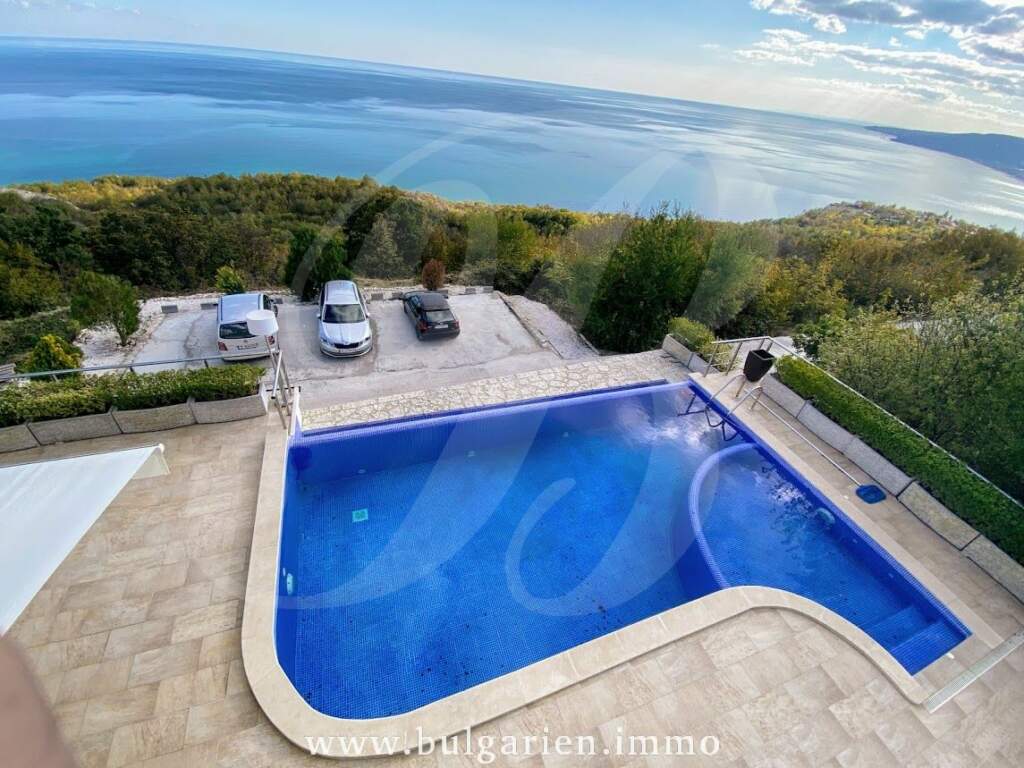 Wunderschöne Luxusvilla mit spektakulärem Meerblick * Verkauft