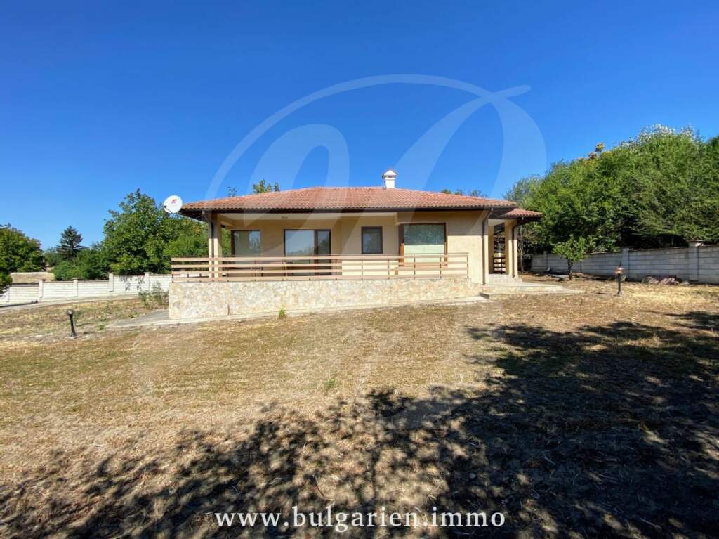 Zwei helle 3-Zimmer-Häuser mit je 750m² Grundstück - 25 Minuten zum Strand