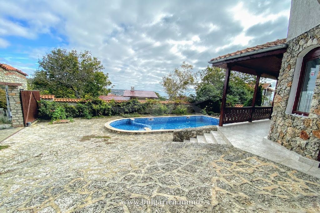 Schönes Haus am Meer mit Meerblick in Balchik * Verkauft