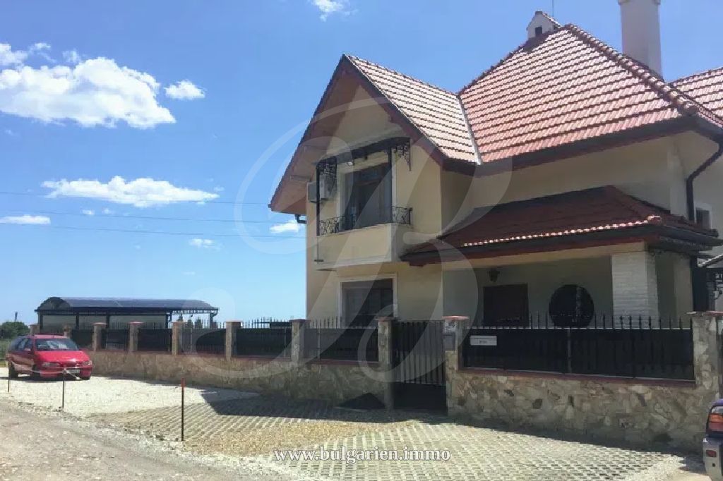 Außergewöhnliches Haus mit Meerblick in Varna bei St. Konstantin & Helena