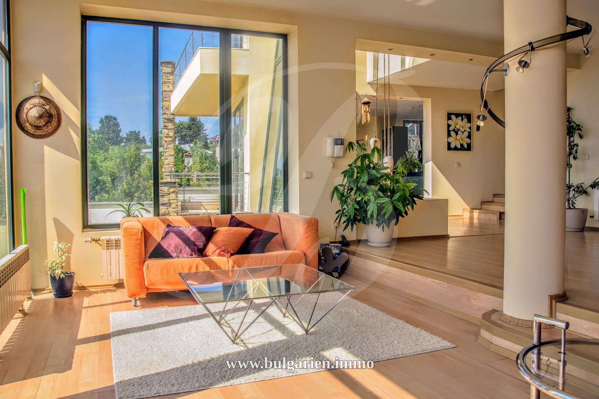 Außergewöhnliche Villa mit Pool und Meerblick in Goldstrand, 200m vom