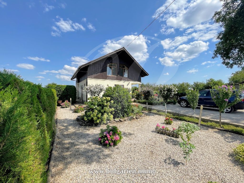 2stöckiges Haus zwischen Dobrich und Balchik