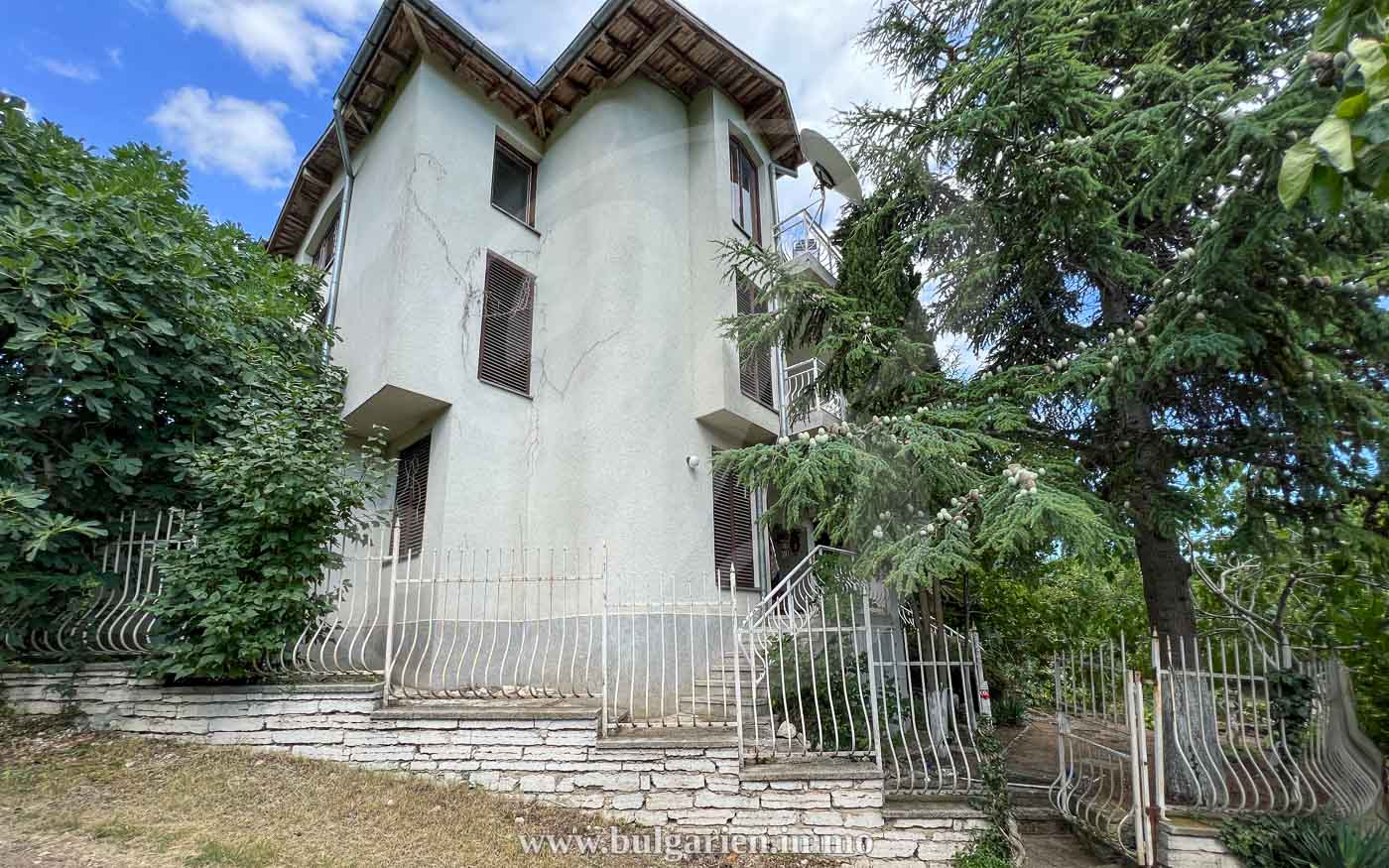 Image showcasing 3-stöckiges Haus mit Meerblick in Strandnähe