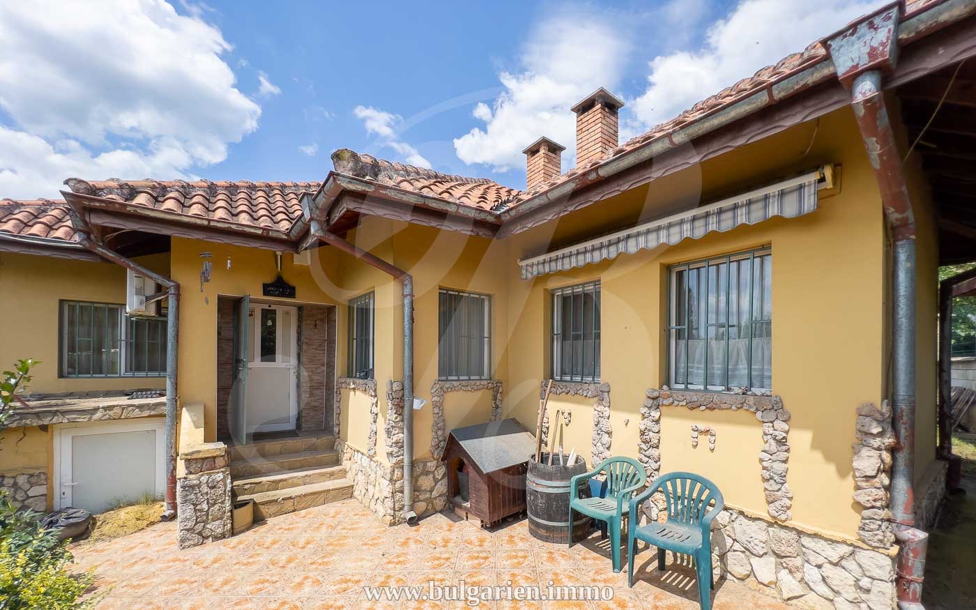 Renoviertes 3ZimmerHaus mit 1400 qm Garten