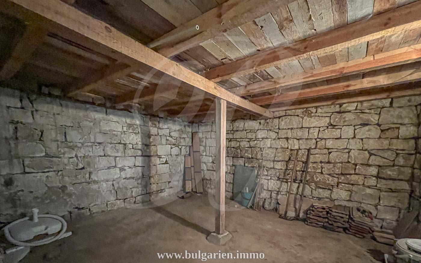Großes Steinhaus mit 2050qm Grundstück und schöner Aussicht * Reserved