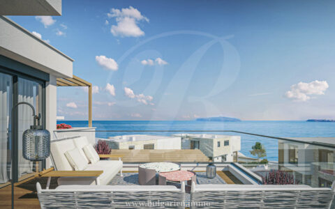 Leben am Strand: Neue luxuriöse Villa direkt am Meer