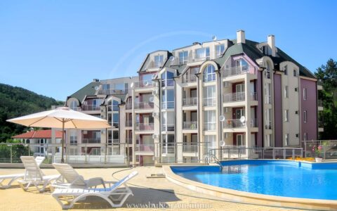 Angebot: Große Wohnung mit Meerblick in Kavarna Hills