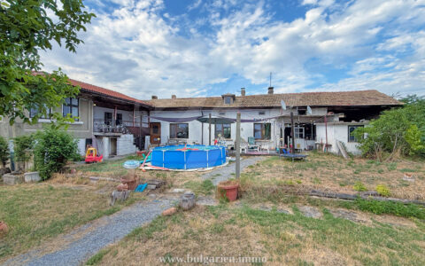 Landhaus in schöner Lage – großes Grundstück und schnelle Anbindung an die Stadt
